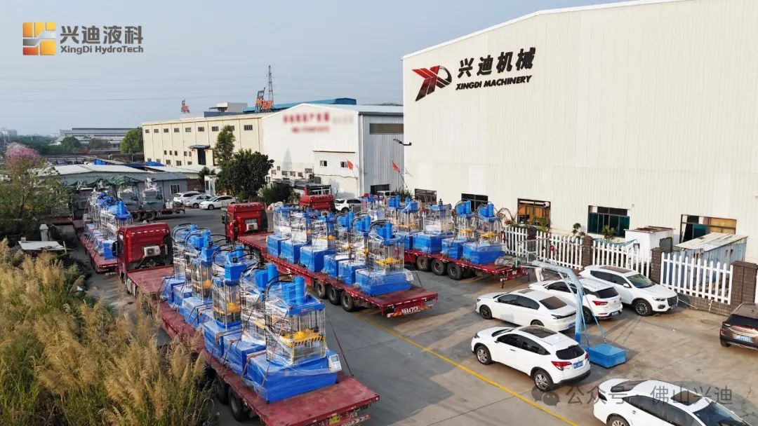 興迪水漲機拉伸機裝車待發(fā)
